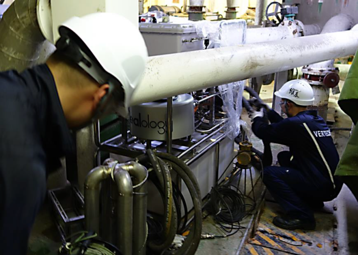 Vertechs REALology is deployed in a confined & limited space on the drilling platform.png